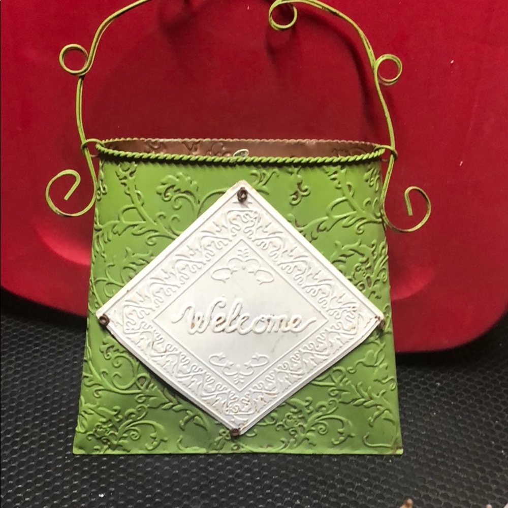 Welcome hanging tin